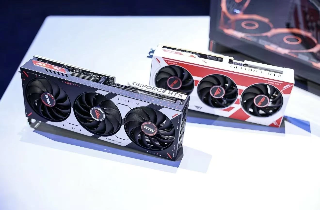 联名显卡 ASUS × T1 RTX50 系列
